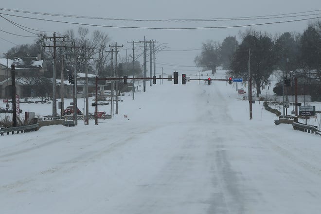 Massard Rd looking South at Phoenix Ave, Monday, Feb. 15, in Fort Smith.