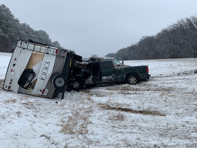 A multi-vehicle wreck took place Thursday morning in Cross Plains in Robertson County near the Main Street exit, according to the Tennessee Highway Patrol
